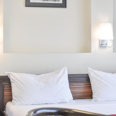 סקופיה Hotel Hamburg מראה חיצוני תמונה