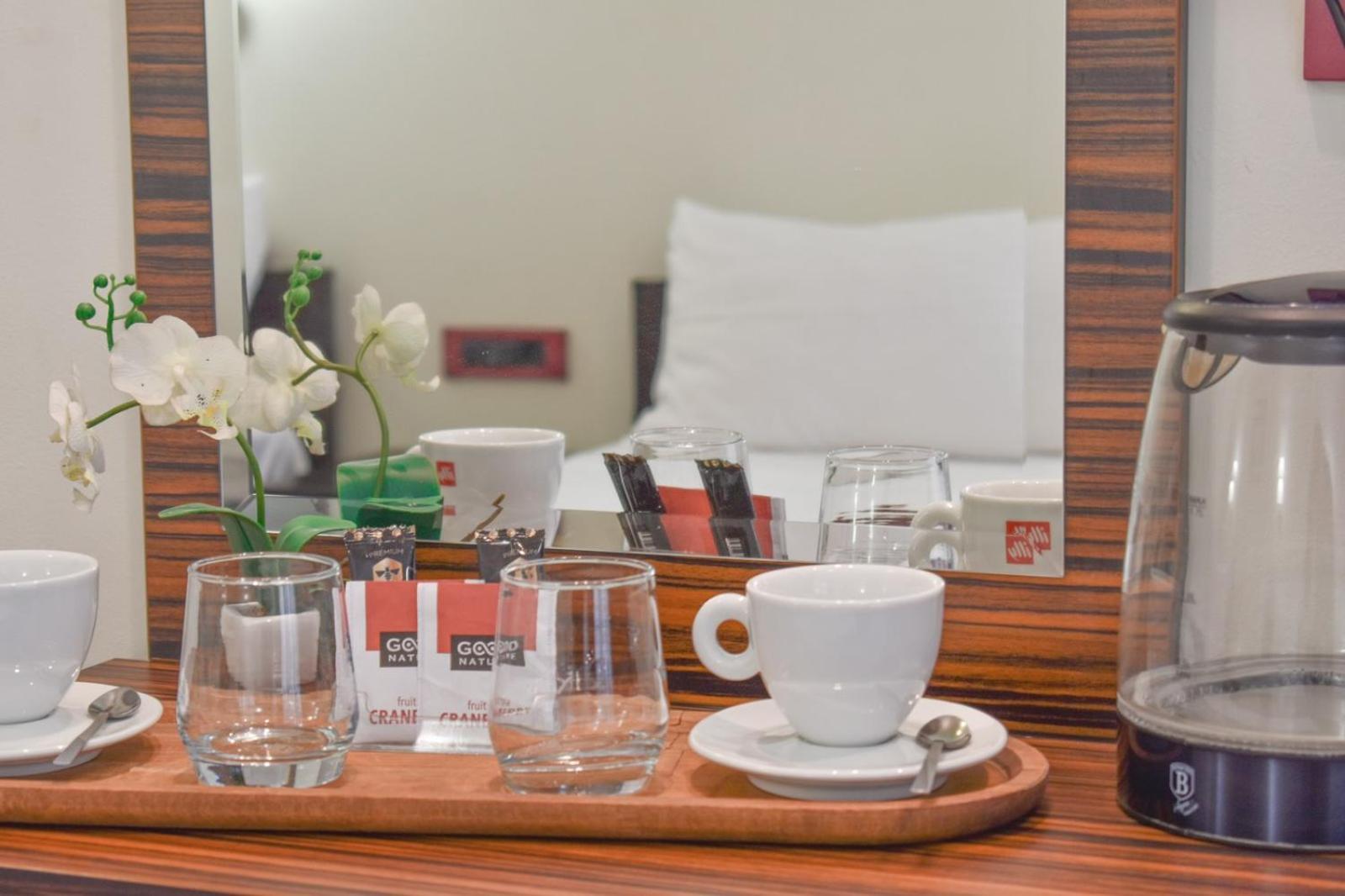 סקופיה Hotel Hamburg מראה חיצוני תמונה