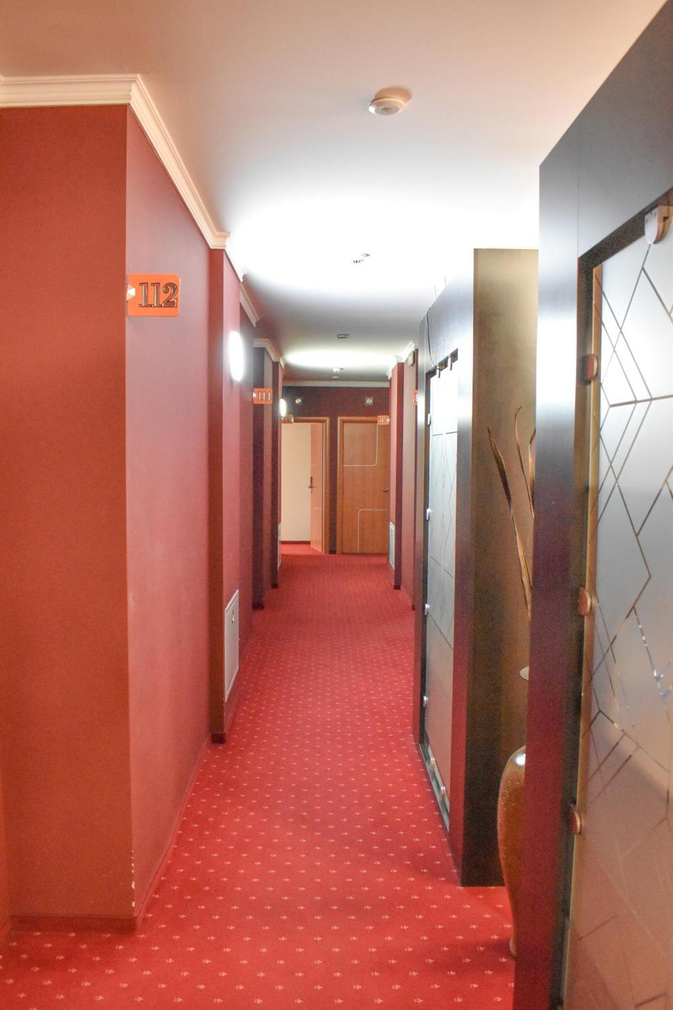 סקופיה Hotel Hamburg מראה חיצוני תמונה