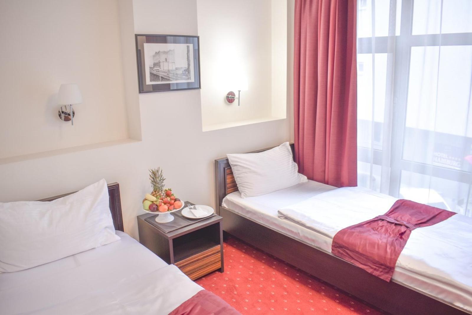 סקופיה Hotel Hamburg מראה חיצוני תמונה