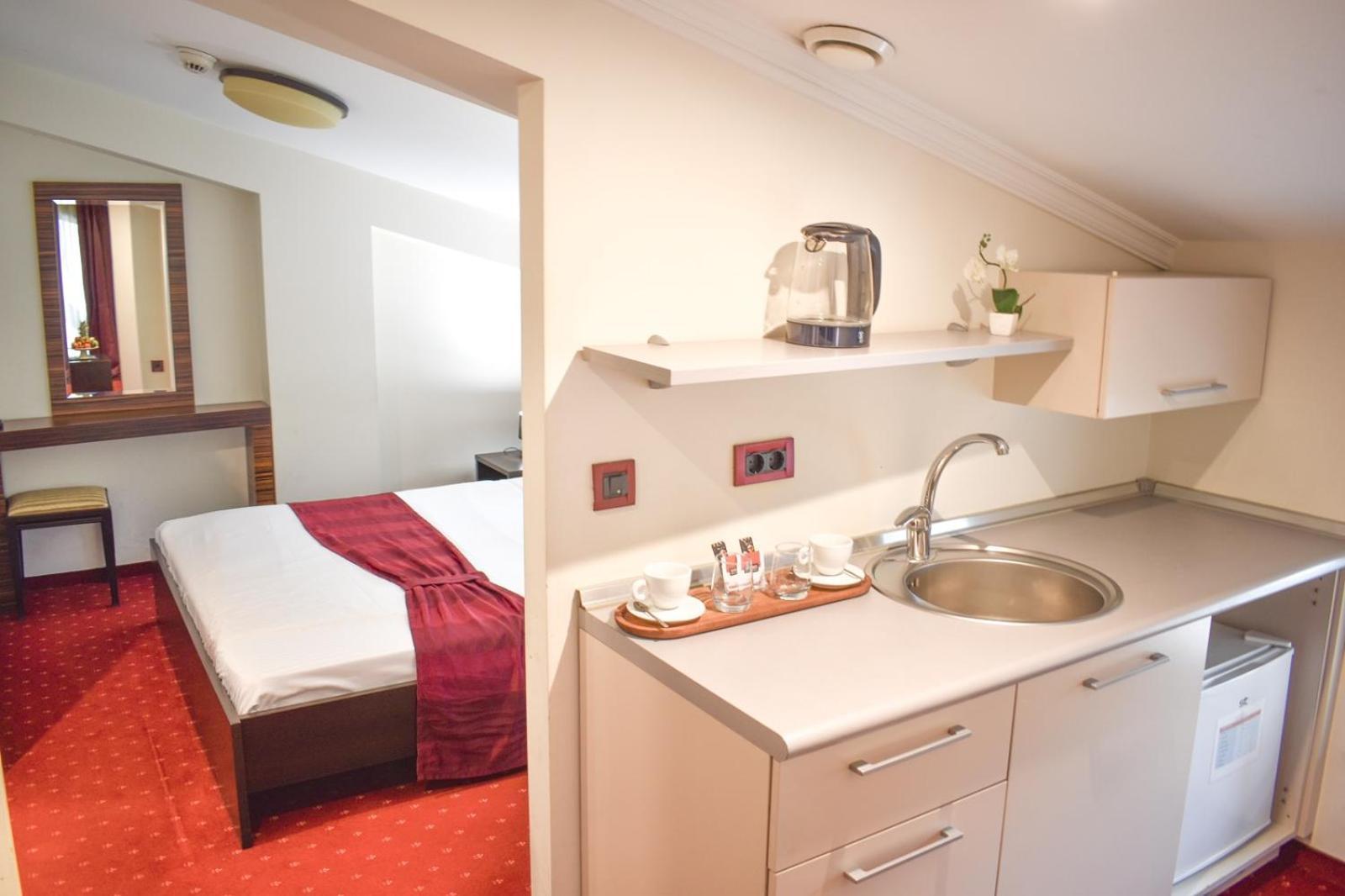 סקופיה Hotel Hamburg מראה חיצוני תמונה