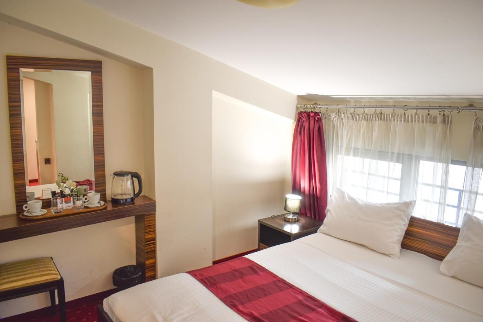 סקופיה Hotel Hamburg מראה חיצוני תמונה